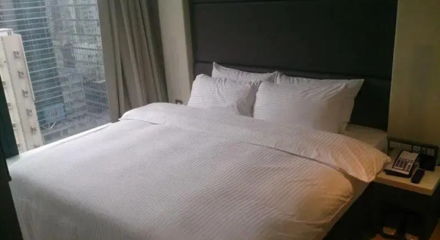 Трёхместный семейный номер Standard Epoch Hotel