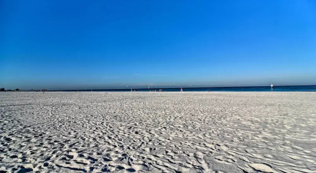 Апартаменты Coastal 'sea Side' Townhome - Walk to Beach!