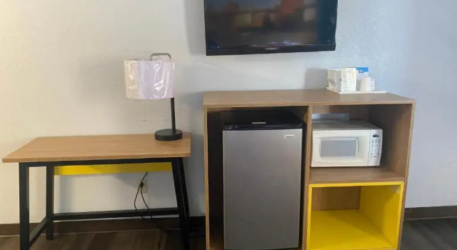 Номер Standard Days Inn by Wyndham Queensbury/Lake George