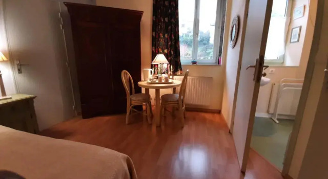 Au fil de Lods, Rezervovat Hotel Hotely v Doubs s parkováním, Parkování