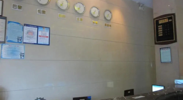 Guangxin Business Hotel, Rezerwuj Hotel Hotele w Shenzhen z parkingiem, Parking