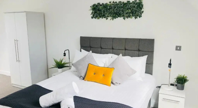Shield Penthouse Loft - 2 Bedroom Luxe Large Apartment, Забронировать Апартаменты/квартира Отели Шефилд с парковкой, рядом с Парк Хилсборо, Парковка