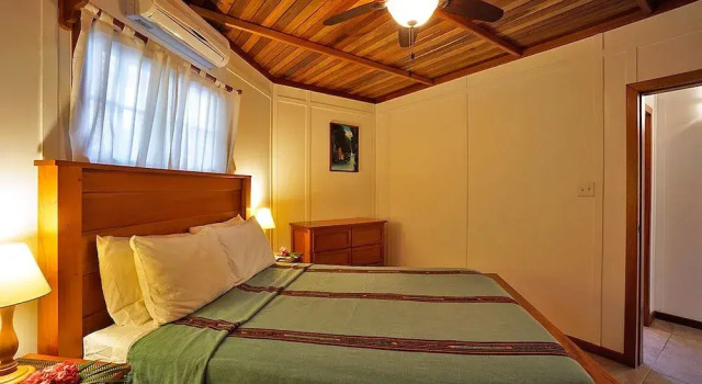 Номер Standard c 1 комнатой с балконом Cocotal Inn and Cabanas