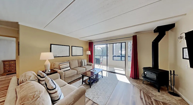 Nicely Remodeled 2 Bedrooms at 1849 Condos - Easy Access to Slopes!, Varaa Huoneisto Mammoth Lakes Mammoth