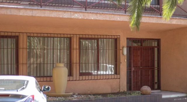 Ravinala Guest House, Boek Pension Houghton 