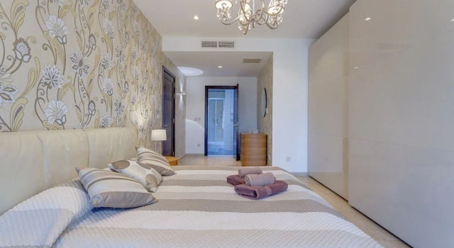 Luxury Seafront Oasis in Central Sliema with Pool