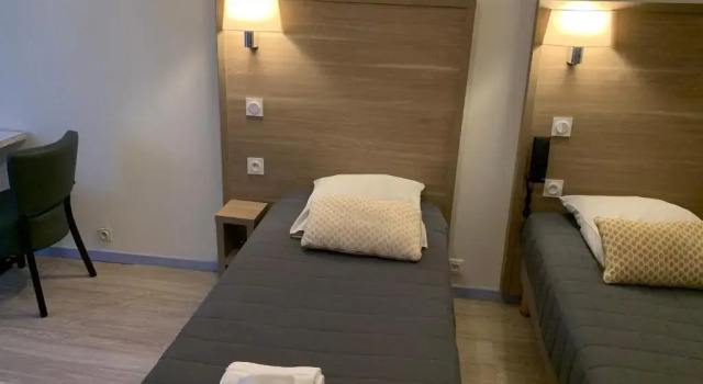 Двухместный номер Standard с видом на город Hôtel Du Cheval Blanc Barcelonnette