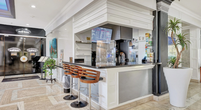 Ocean Manor Beach Hotel