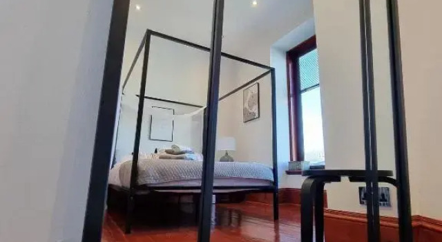 Luxury 2 bedroom city centre apartment with panoramic views and high ceilings, Забронировать Апартаменты/квартира Отели Абердина с парковкой, рядом с St Mary's Cathedral, Парковка