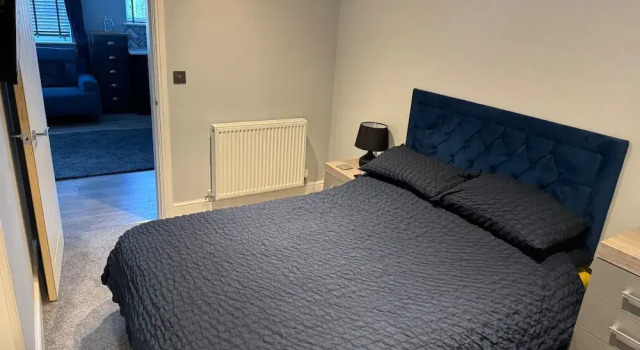 Апартаменты Cozy Apartment in Stoke-on-trent One Double bed