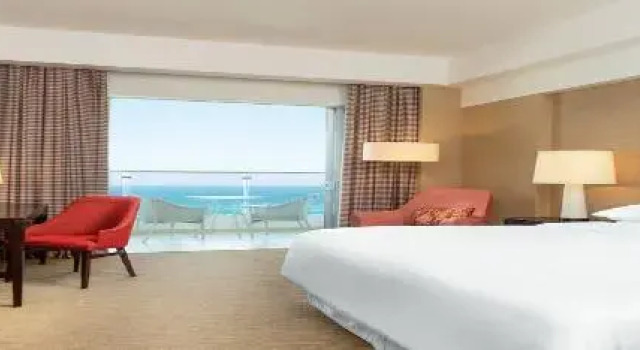 Двухместный номер Standard с балконом и oceanfront Sheraton Grand Rio Hotel & Resort