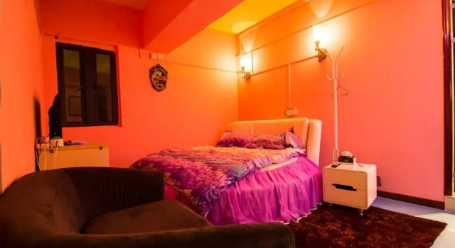 Mr. Xu's Space Capsule Youth Hostel, Book Hostel Hostels in Chongqing, Hostel