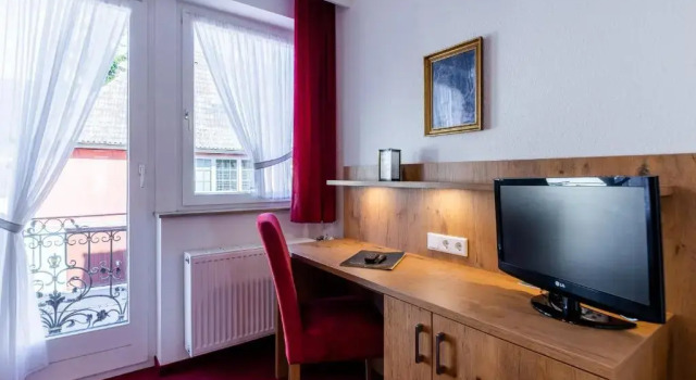 Трёхместный номер Superior Hotel Krone