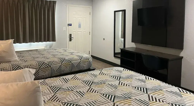 Четырёхместный номер Standard Motel 6 Seguin TX