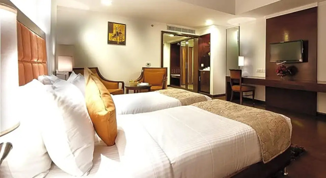 Двухместный номер Deluxe The Golden Plaza Hotel