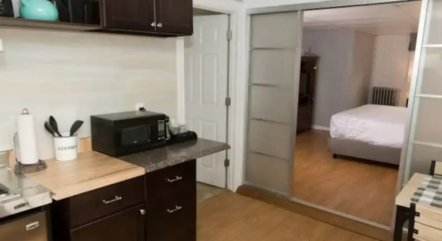 Студия Knotty Pine Motel