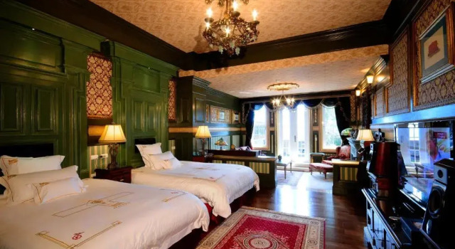 Четырёхместный номер Deluxe The Old England Manor