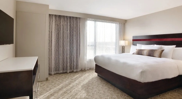 Четырёхместный номер Standard Holiday Inn Chicago Schaumburg by IHG