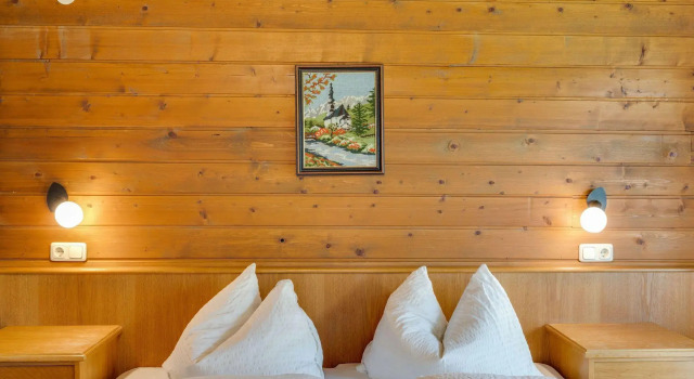 Spacious Apartment in Kappl