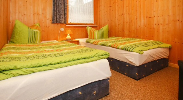 Feriensiedlung Am Grundlossee in Sewekow, Buchen Sie Hotel Sewekow Brandenburg