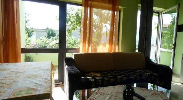 Guesthouse Aleksander, Prenota Hotel Hotel a Berat County con parcheggio, Parcheggio