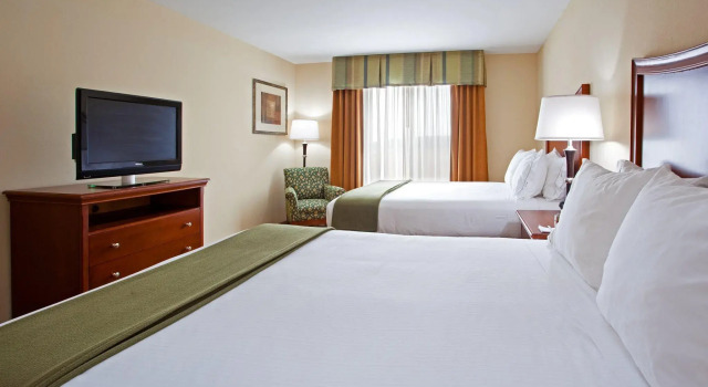 Люкс Holiday Inn Express Hotel & Suites Portland by IHG