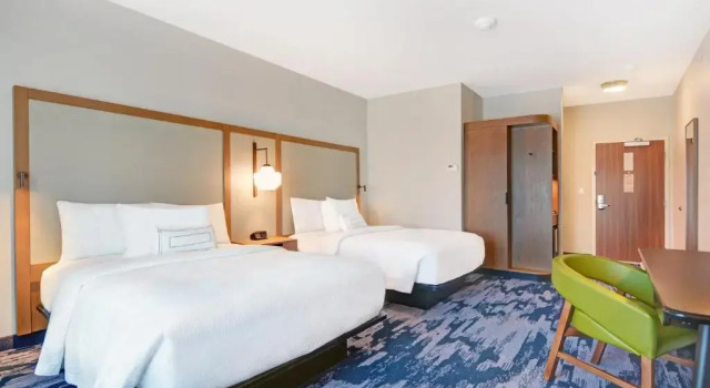 Четырёхместный номер Standard Fairfield Inn & Suites by Marriott Houston NASA/Webster