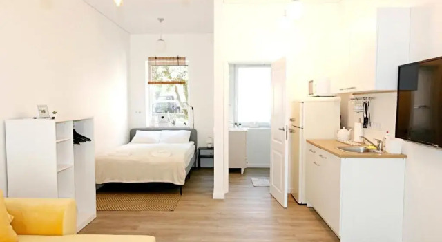 Minimalist Studio Apartments in Old Town by Hostlovers, Prenota Appartamento Kaunas Contea di Kaunas