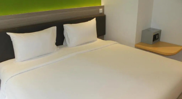 Standard room Amaris Hotel Margorejo - Surabaya