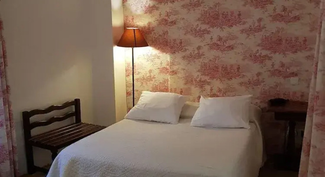 Hôtel Guilhaume d'Orange, Book Hotel Saint-Guilhem-le-Desert Hérault