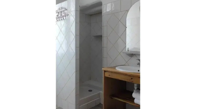 Номер Comfort Hôtel et Restaurant Le Manoir - Echangeur A7-A9 - 24h-24h