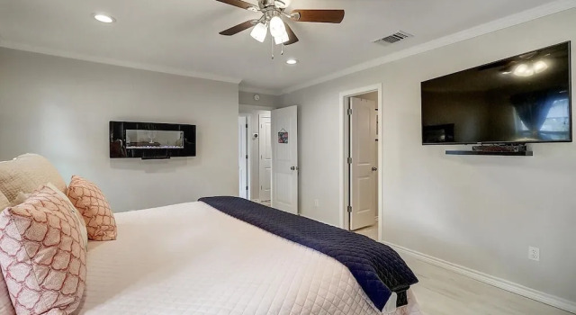 Flamingo Flats 3 Bedroom Home by RedAwning