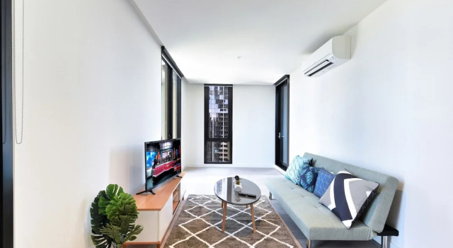 Четырёхместные апартаменты с балконом Domo Apartments-Empire