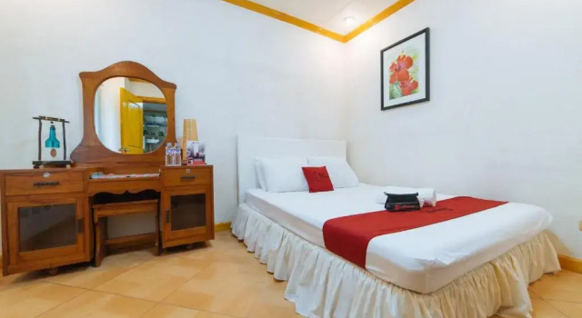 Люкс RedDoorz @ Arimbay Legazpi City