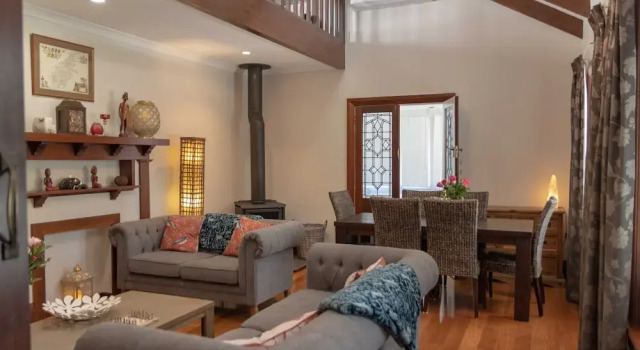 Serenity House Pemberton, Rezerwuj Bed and Breakfast Pemberton Australia Zachodnia