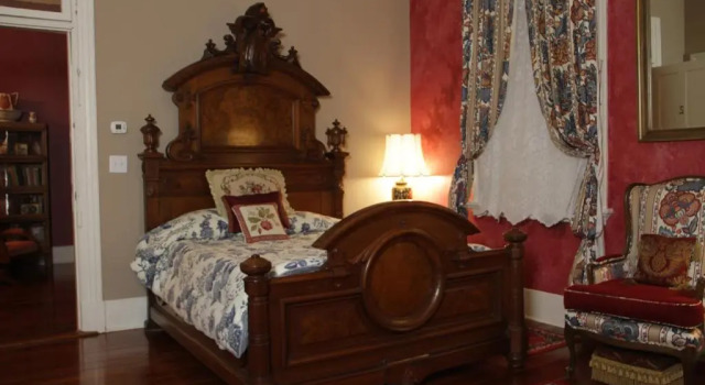 Flowertown Bed And Breakfast