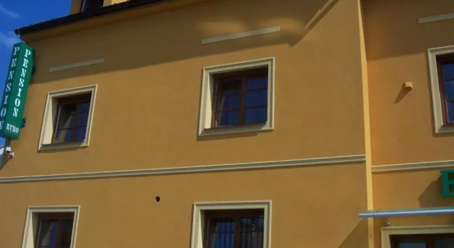 Pension Euro Mikulov, Prenota Hotel Hotel a Moravia meridionale con parcheggio, Parcheggio