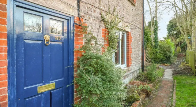 115 West Street, Warminster, Book Apartment Warminster Wiltshire