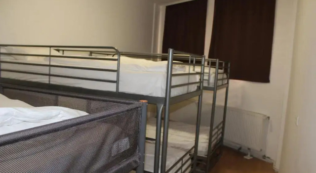 Кровать в общем номере Davids Hostel
