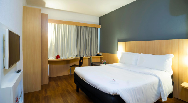 ibis Vitoria Praia do Canto, Забронировать Отель Витория Vitoria Region, рядом с Остров Бои