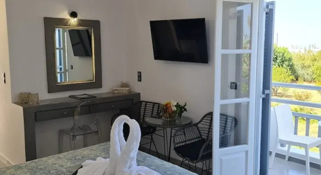 Двухместный номер Superior с балконом и с видом на сад Zoumis Residence