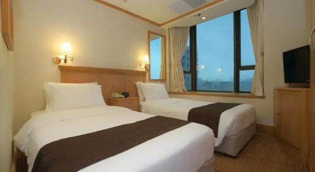 Люкс Deluxe с 2 комнатами Ramada Hong Kong Grand View