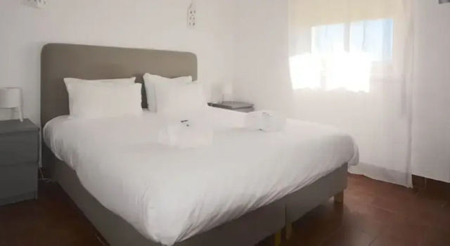 Vila Senhora da Rocha, Rezerwuj Apartamentowiec hotelowy Hotele w Porches z basenem, Basen