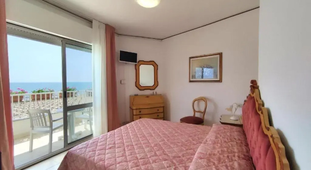 Двухместный номер с балконом Hotel Oxford
