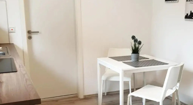 Moderne und sehr zentral gelegene Apartments, Забронировать Апартаменты/квартира Нойс Северный Рейн-Вестфалия, рядом с Базилика Святого Квирина