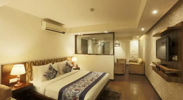 Люкс Luxury Hotel Arch Plaza at Yashobhoomi By Arch Group