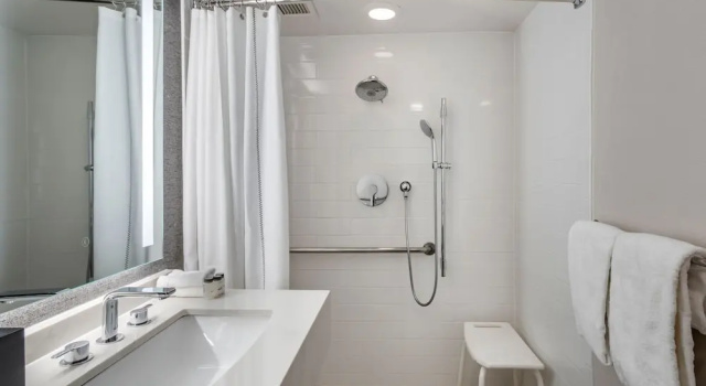 Люкс c 1 комнатой с балконом Sheraton Suites Old Town Alexandria