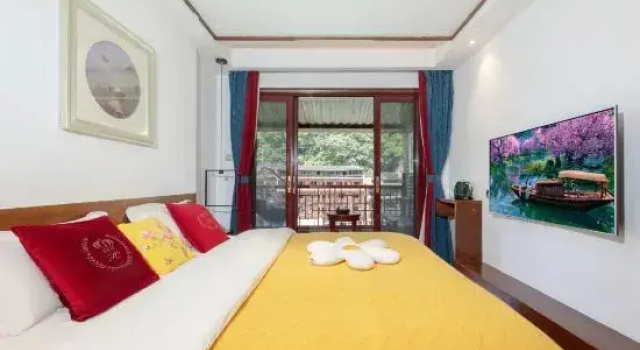 Семейный люкс Fenghuang Fanyin Zhenpin Inn