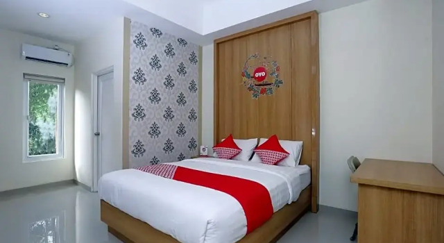 Люкс Deluxe Garuda Guesthouse Yogyakarta RedPartner