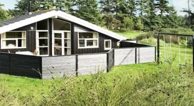 Three-Bedroom Holiday home in Blåvand 30, Book Apartment Hotels in Ho with Parking, Parking